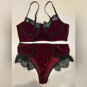 Two piece lingerie set